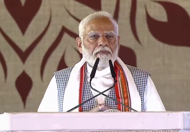 PM Modi kissan sammelan Varanasi UP dairynews7x7