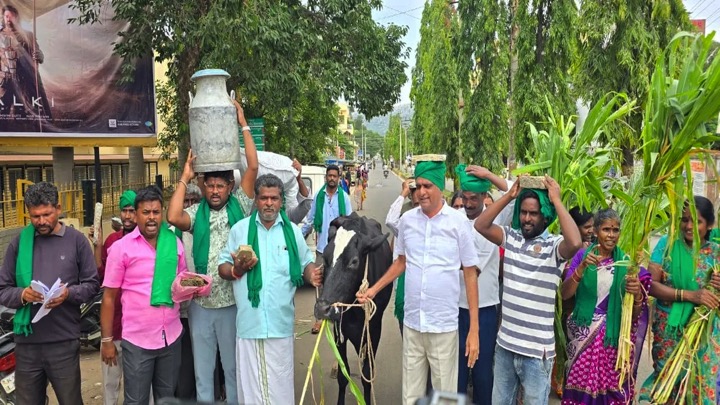karnataka dairy farmers get less dairynews7x7