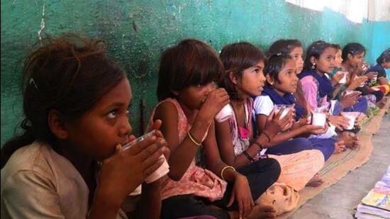 odisha govt 200 ml mid day meal dairynews7x7