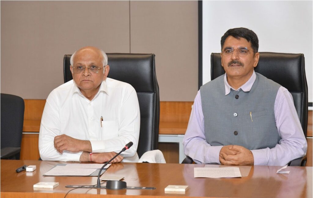 CM inaugurates semen center banas dairynews7x7