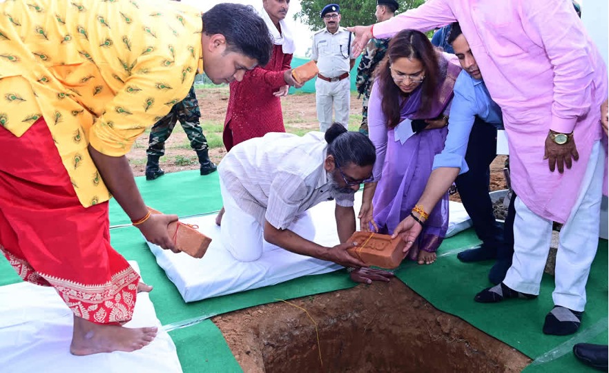 Jharkhand cm lay foundation powder plant dairynews7x7