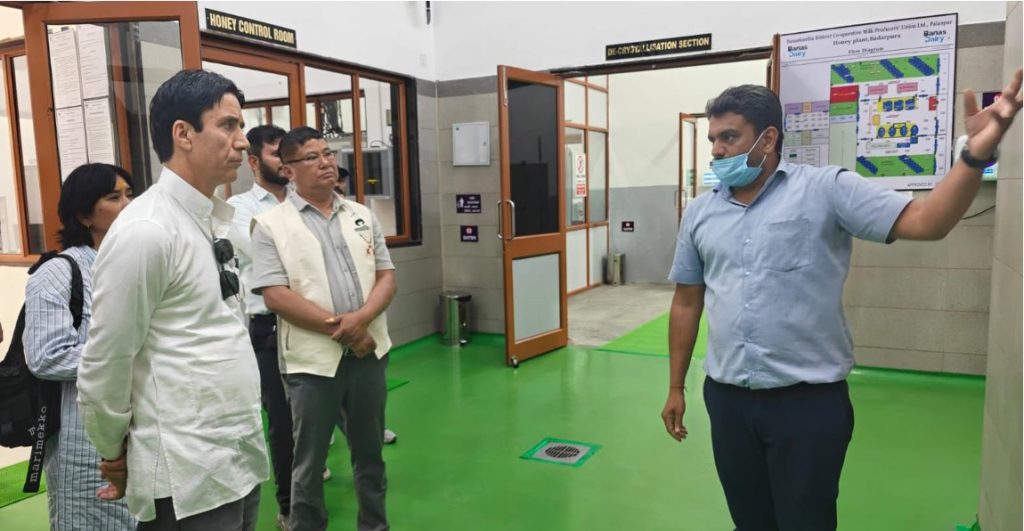 sikkim delegation to Banas dairynews7x7